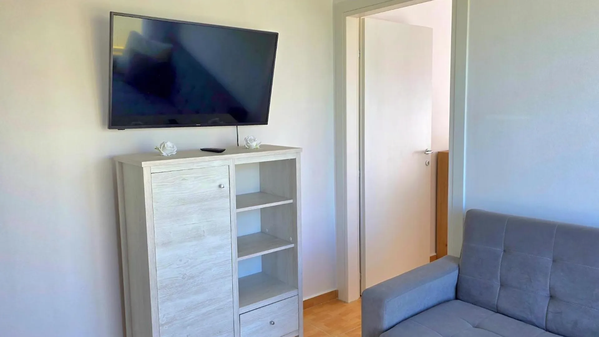 Amenity-Filled Apartment In Golem Durr S Albanie